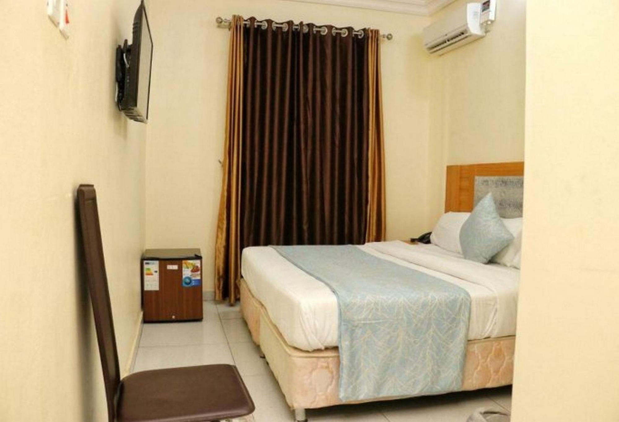 Room In Lodge - Bayse One Premium Hotel Ibadan Exterior photo