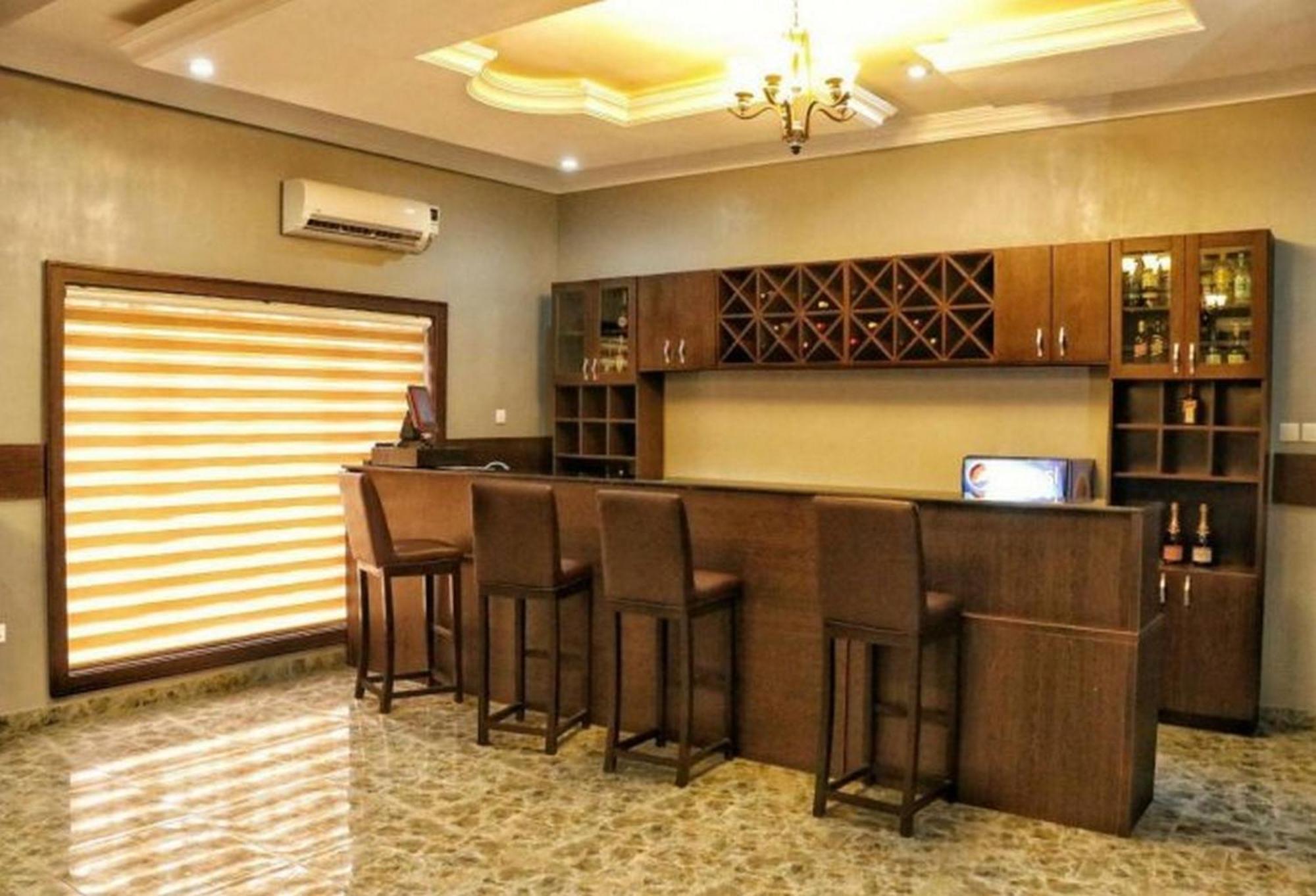 Room In Lodge - Bayse One Premium Hotel Ibadan Exterior photo